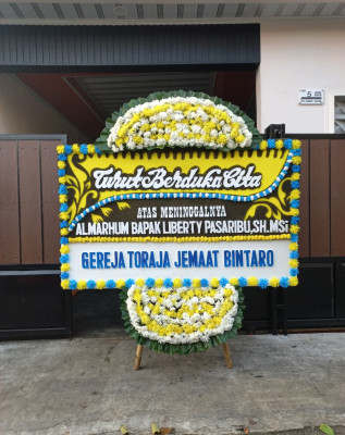 Papan Bunga Duka di Wonokromo